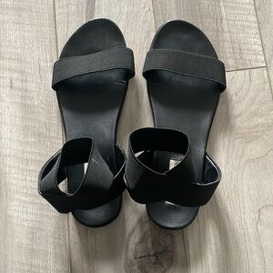 Steve Madden Emeril Black Sandal 🖤